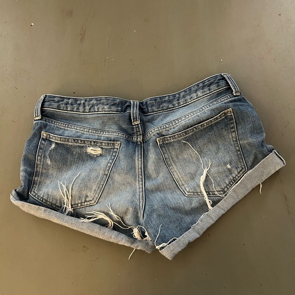 We Are The Free (Free People) shorts. Size 28. Fly button shorts. - Picture 4 of 4